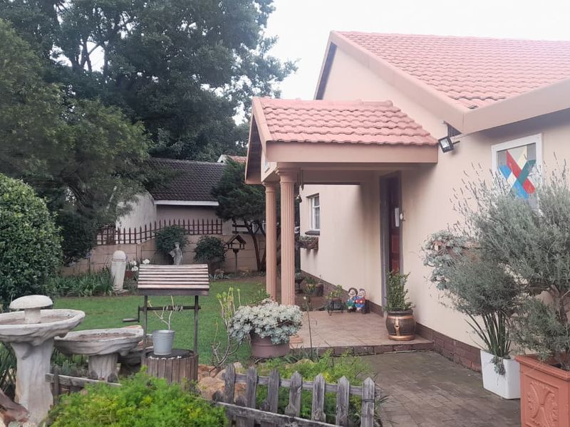 Neat as a pin 4 bedroom house for sale with flatlet - Photo 5