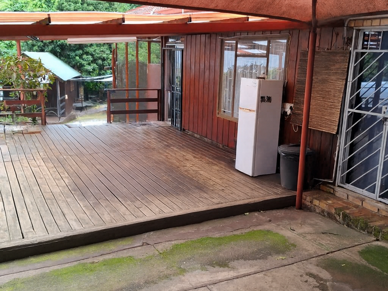 Freestanding 3‐bedroom home with flat, surrounded by nature in tranquil Numbi Park. - Photo 5