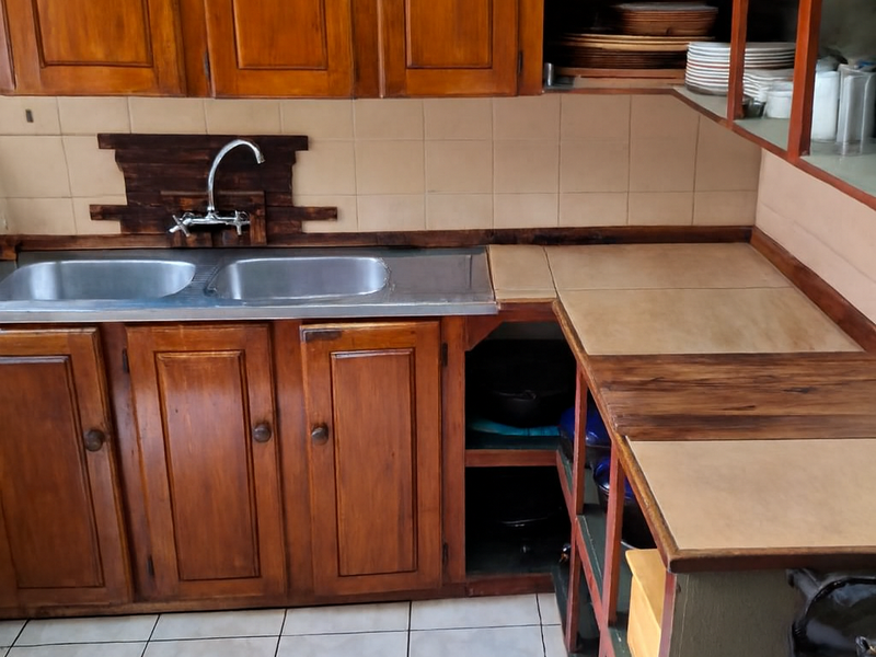 Freestanding 3‐bedroom home with flat, surrounded by nature in tranquil Numbi Park. - Photo 9