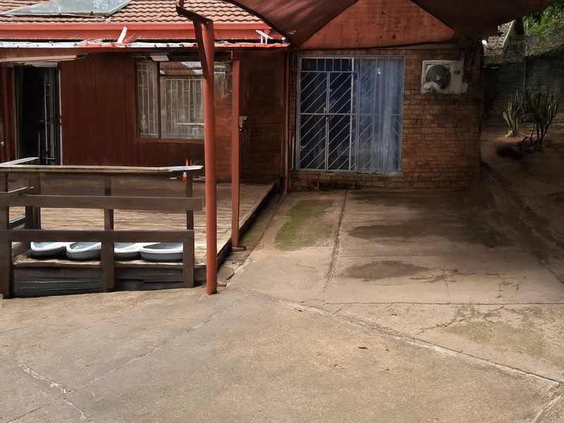 Freestanding 3‐bedroom home with flat, surrounded by nature in tranquil Numbi Park. - Photo 7