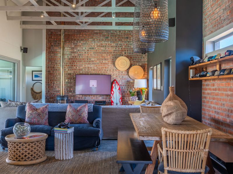 A Rare Coastal Sanctuary Just Steps from the Sea of Cape St Francis - Photo 4