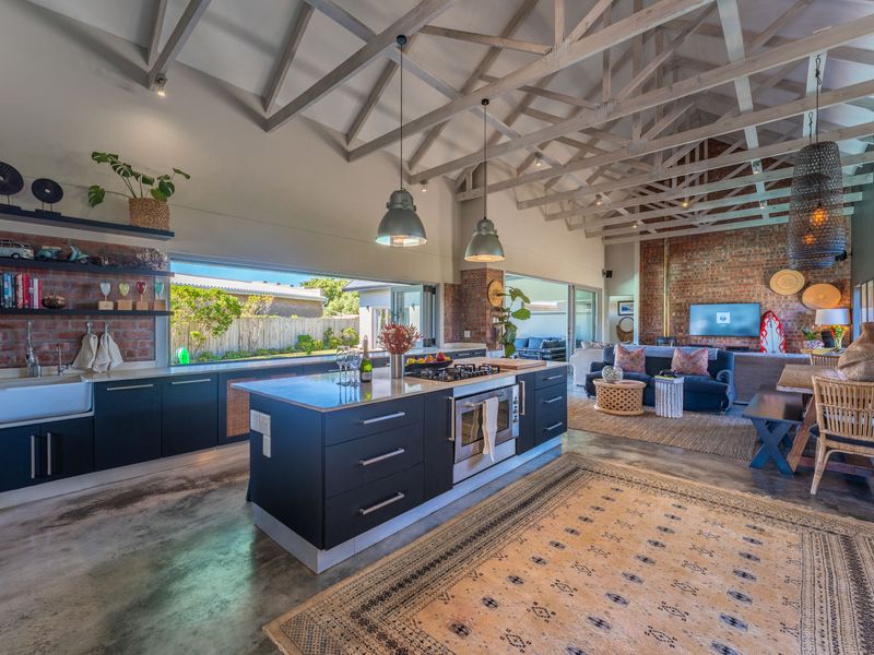 A Rare Coastal Sanctuary Just Steps from the Sea of Cape St Francis - Photo 8