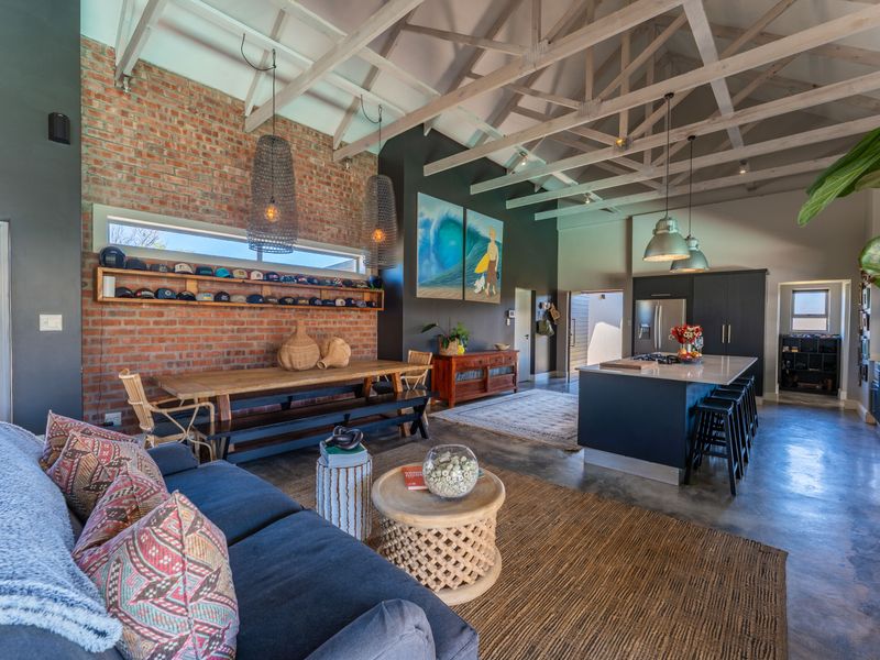 A Rare Coastal Sanctuary Just Steps from the Sea of Cape St Francis - Photo 5