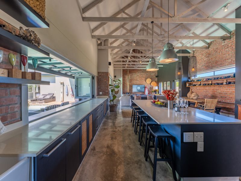 A Rare Coastal Sanctuary Just Steps from the Sea of Cape St Francis - Photo 7