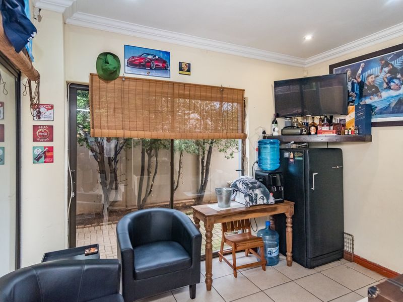 Contemporary Elegance in Theoschea Estate, Chancliff Ridge - Photo 10