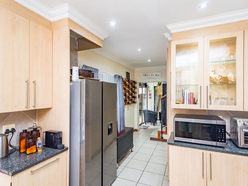 Contemporary Elegance in Theoschea Estate, Chancliff Ridge - Photo 8