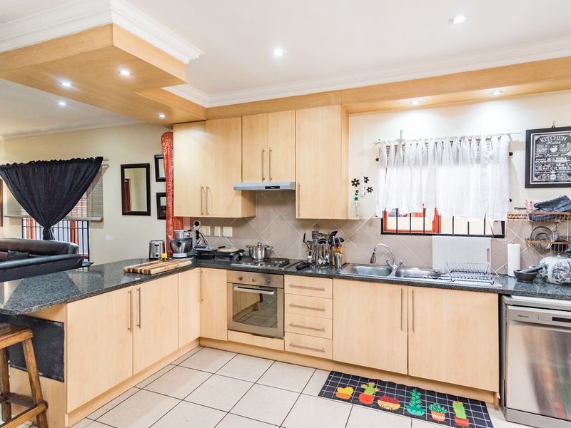 Contemporary Elegance in Theoschea Estate, Chancliff Ridge - Photo 6