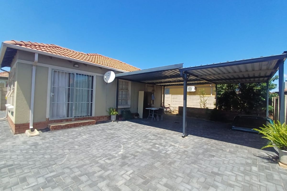 Secure Estate Living with Expansion Potential - Photo 2