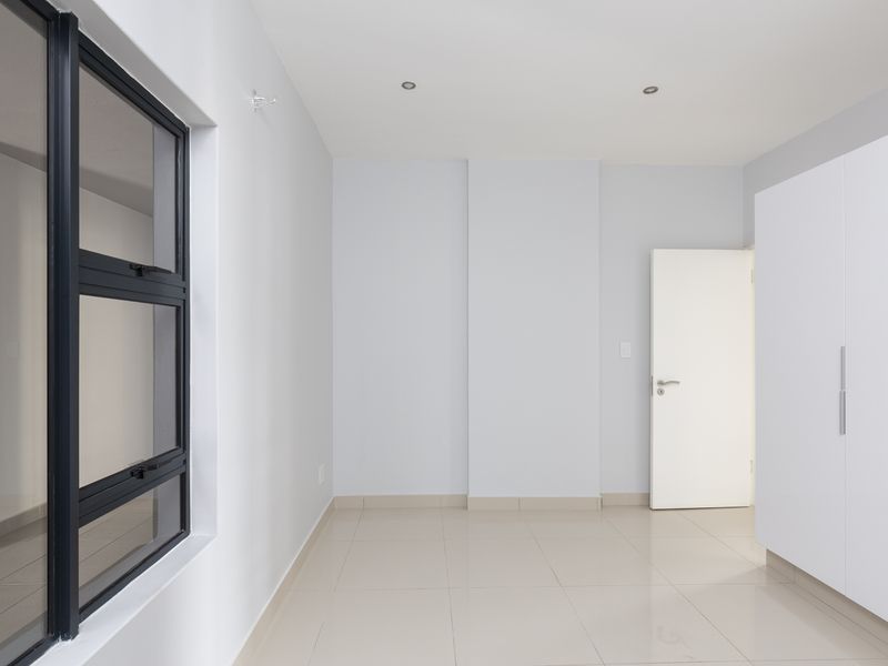 Modern 3 Bedroom Apartment With Sea Views in Umhlanga Ridge - Photo 8