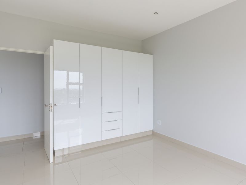 Modern 3 Bedroom Apartment With Sea Views in Umhlanga Ridge - Photo 9