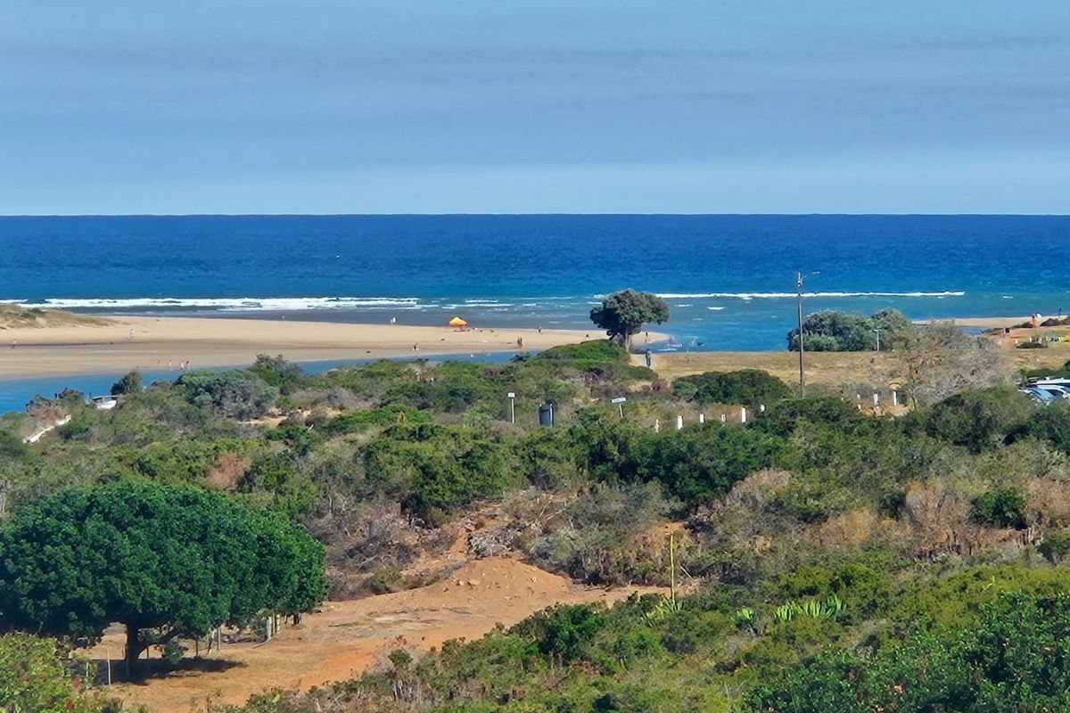 Beachy Elegance with Panoramic Estuary and Sea Views | Little England, Stilbaai - Photo 4