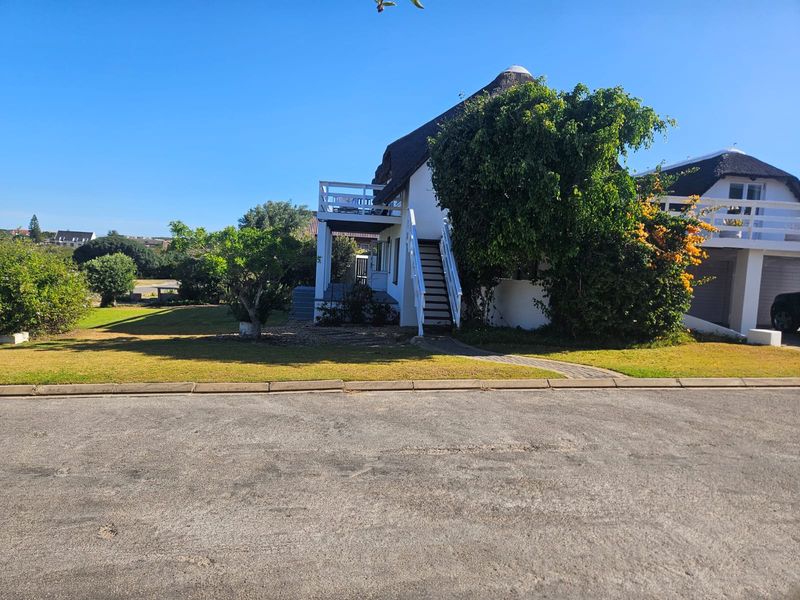 Beachy Elegance with Panoramic Estuary and Sea Views | Little England, Stilbaai - Photo 3