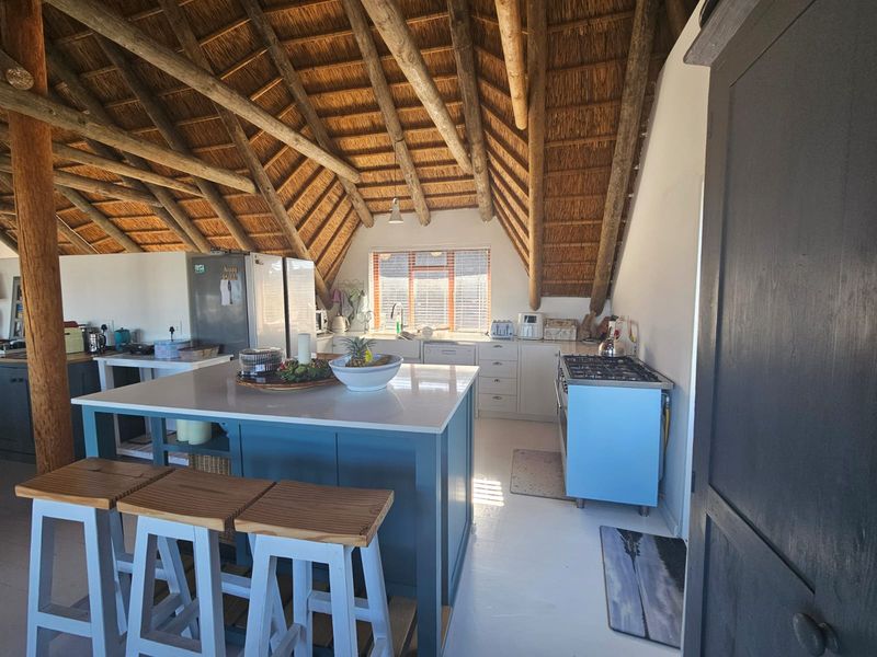 Beachy Elegance with Panoramic Estuary and Sea Views | Little England, Stilbaai - Photo 10