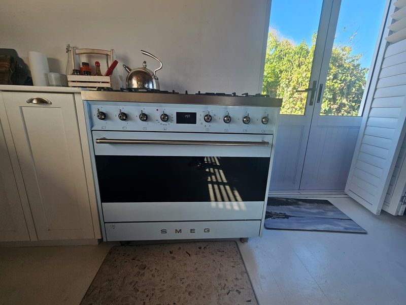 Beachy Elegance with Panoramic Estuary and Sea Views | Little England, Stilbaai - Photo 9