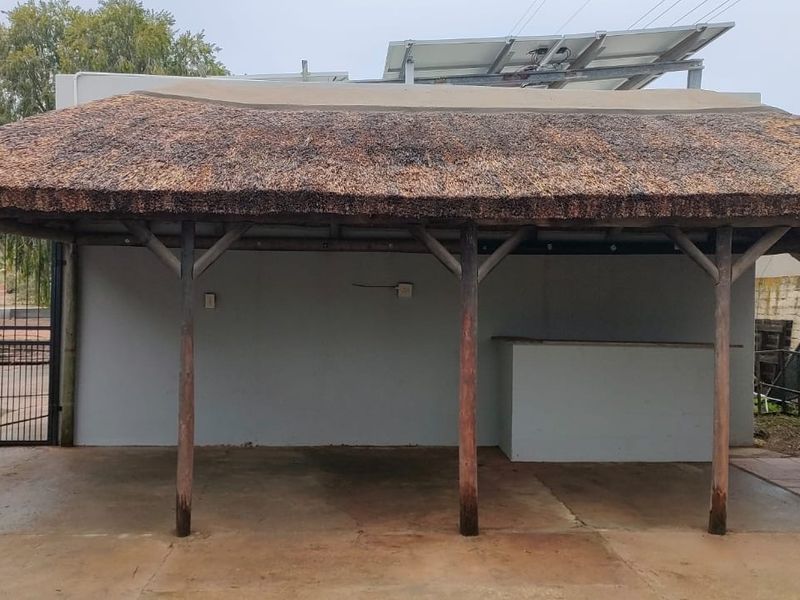 A Warm & Timeless Home in the Heart of Eendekuil – Cape Rooibos Region - Photo 2