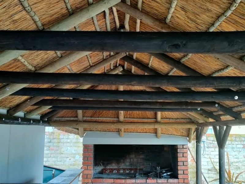 A Warm & Timeless Home in the Heart of Eendekuil – Cape Rooibos Region - Photo 4