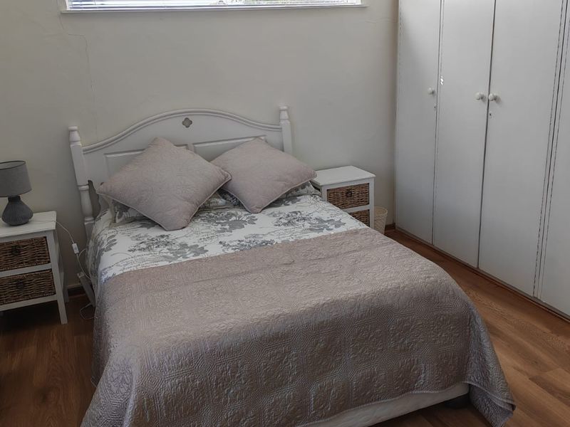 A Warm & Timeless Home in the Heart of Eendekuil – Cape Rooibos Region - Photo 10