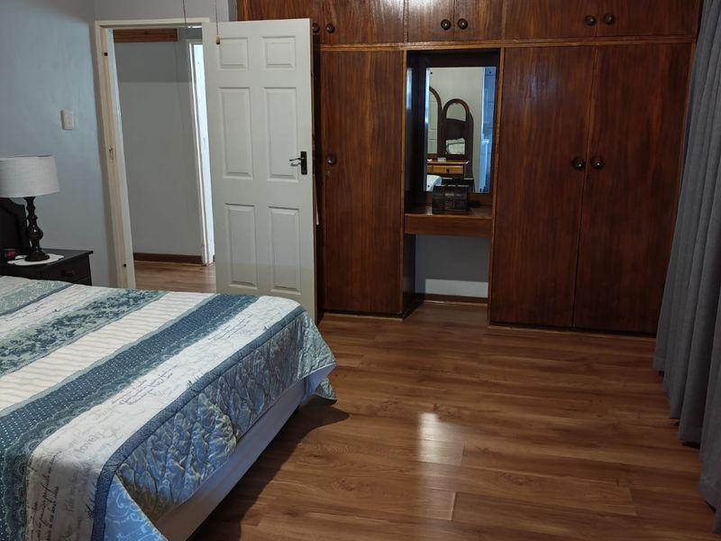 A Warm & Timeless Home in the Heart of Eendekuil – Cape Rooibos Region - Photo 6