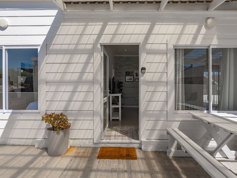 Modern Coastal Home with Income-Generating Flatlet - Photo 4