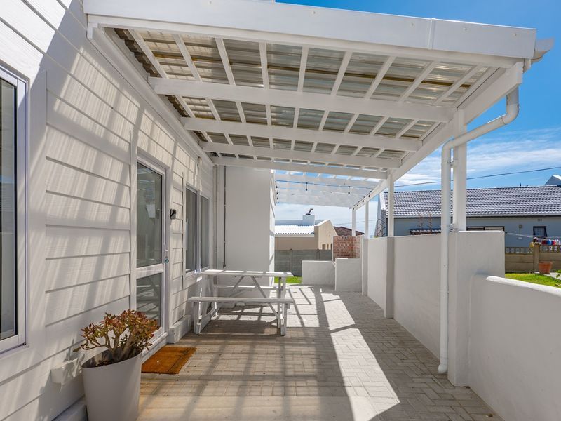 Modern Coastal Home with Income-Generating Flatlet - Photo 3