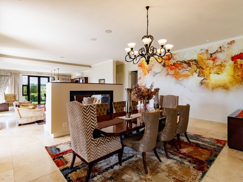 A mansion in an Equestrain Estate. - Photo 4