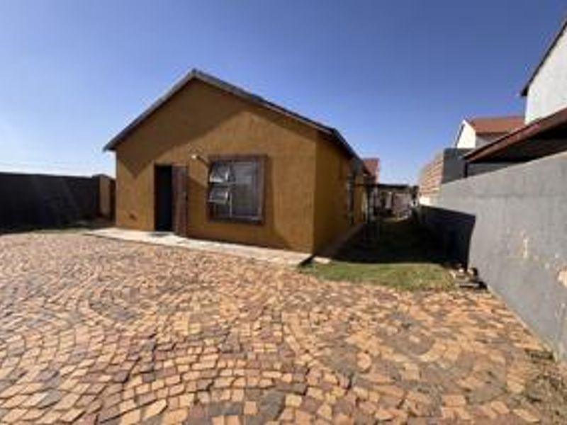 3 BEDROOM HOUSE FOR SALE IN SHARON PARK LIFESTYLE ESTATE - Photo 5