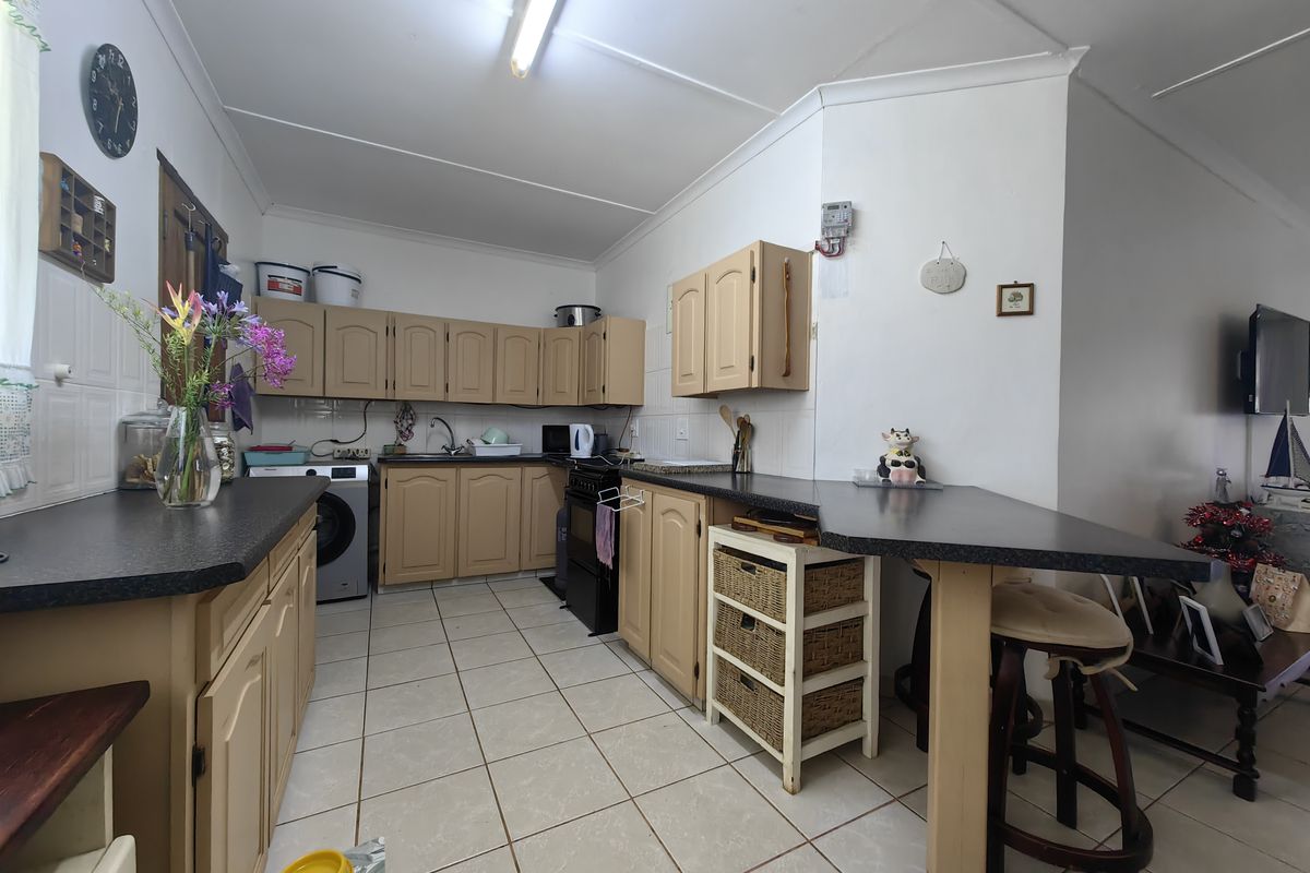 House For Sale In Scottburgh - Photo 2