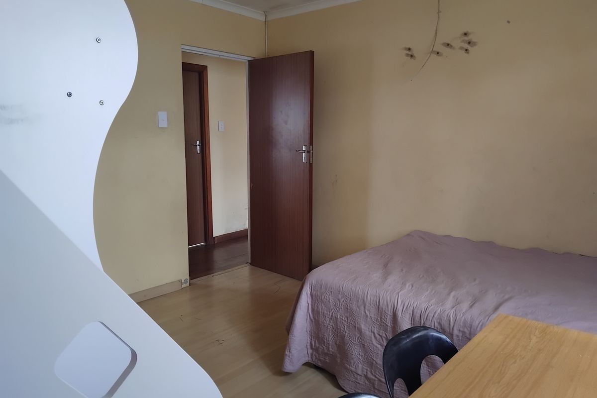 Smart buy, well Located 3 bedroom Haven Hills Home - Photo 5