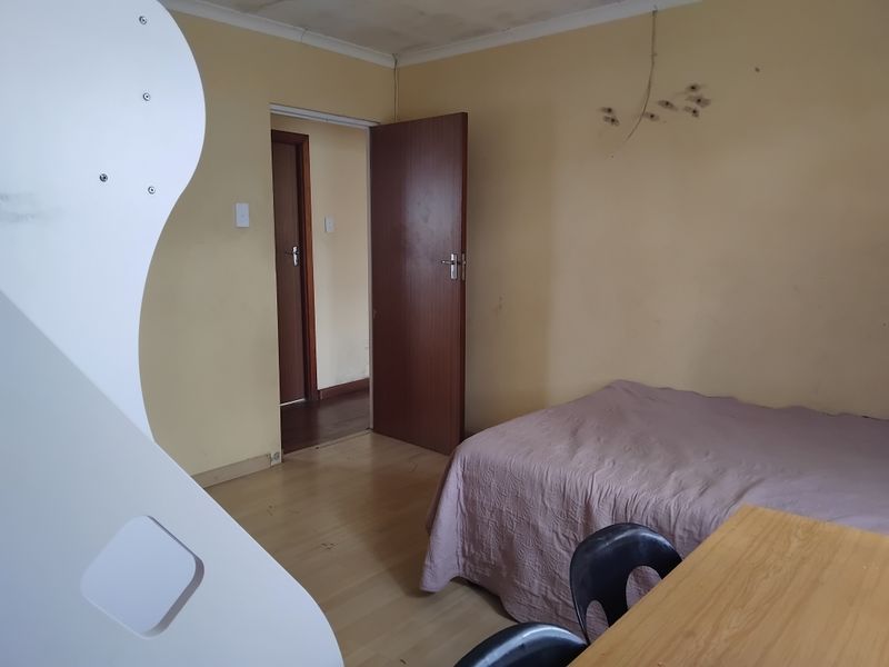 Smart buy, well Located 3 bedroom Haven Hills Home - Photo 5