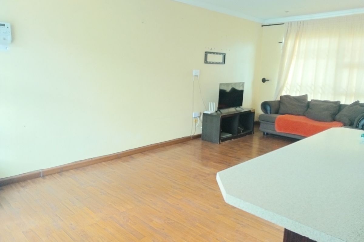 Smart buy, well Located 3 bedroom Haven Hills Home - Photo 3