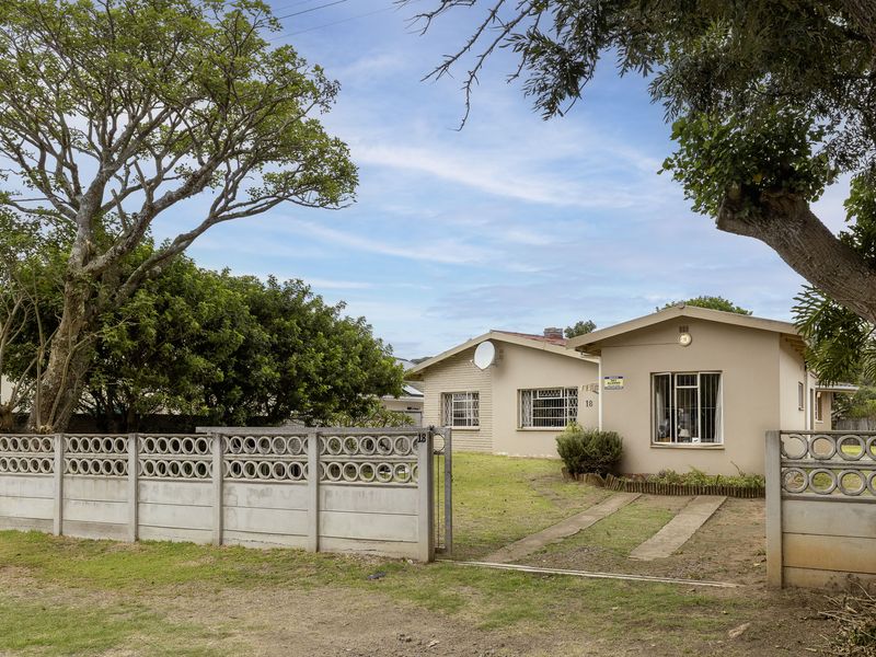 Solid, Spacious & Perfectly Positioned Near the Kowie River in Port Alfred - Photo 5