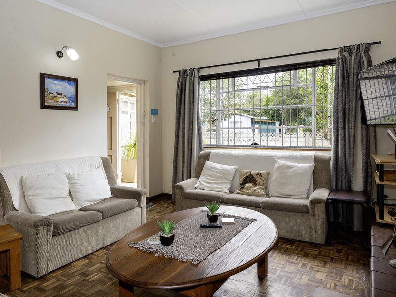 Solid, Spacious & Perfectly Positioned Near the Kowie River in Port Alfred - Photo 2