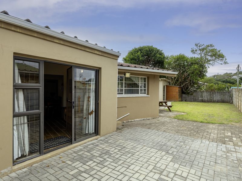Solid, Spacious & Perfectly Positioned Near the Kowie River in Port Alfred - Photo 10