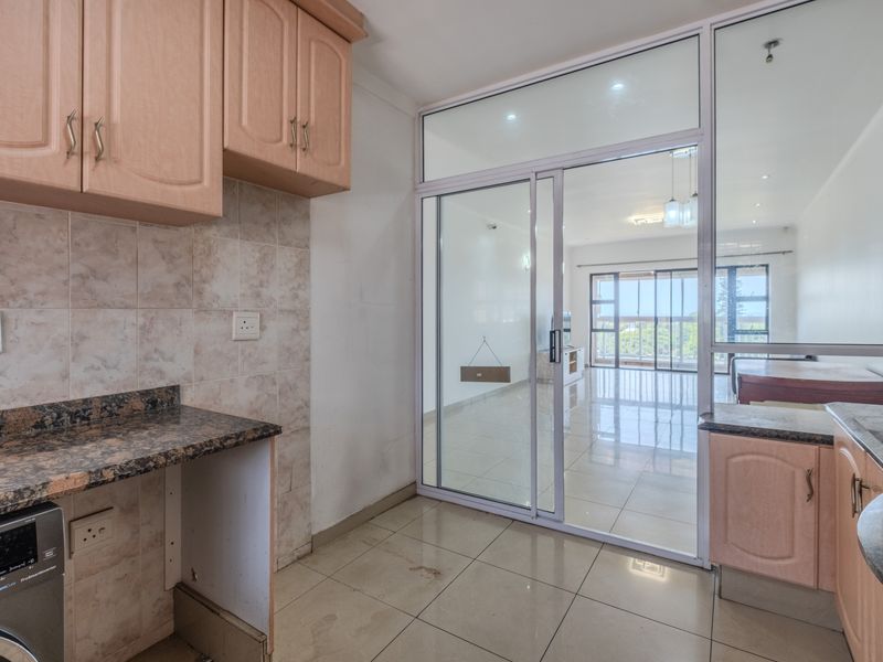 Secure Three Bedroom Townhouse with Sea Views in Prime Durban North - Photo 6