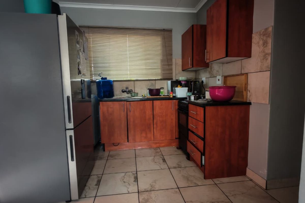 Secure Family Living - Photo 4