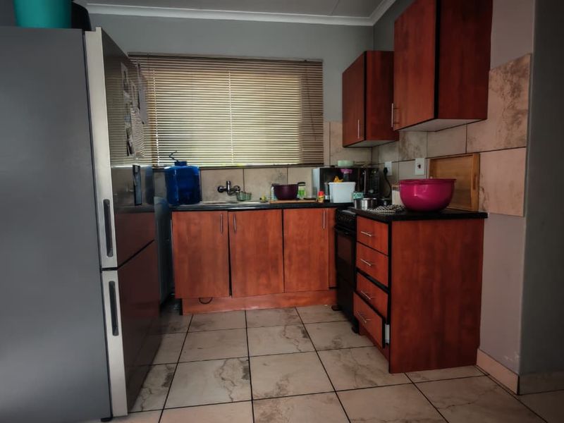 Secure Family Living - Photo 4