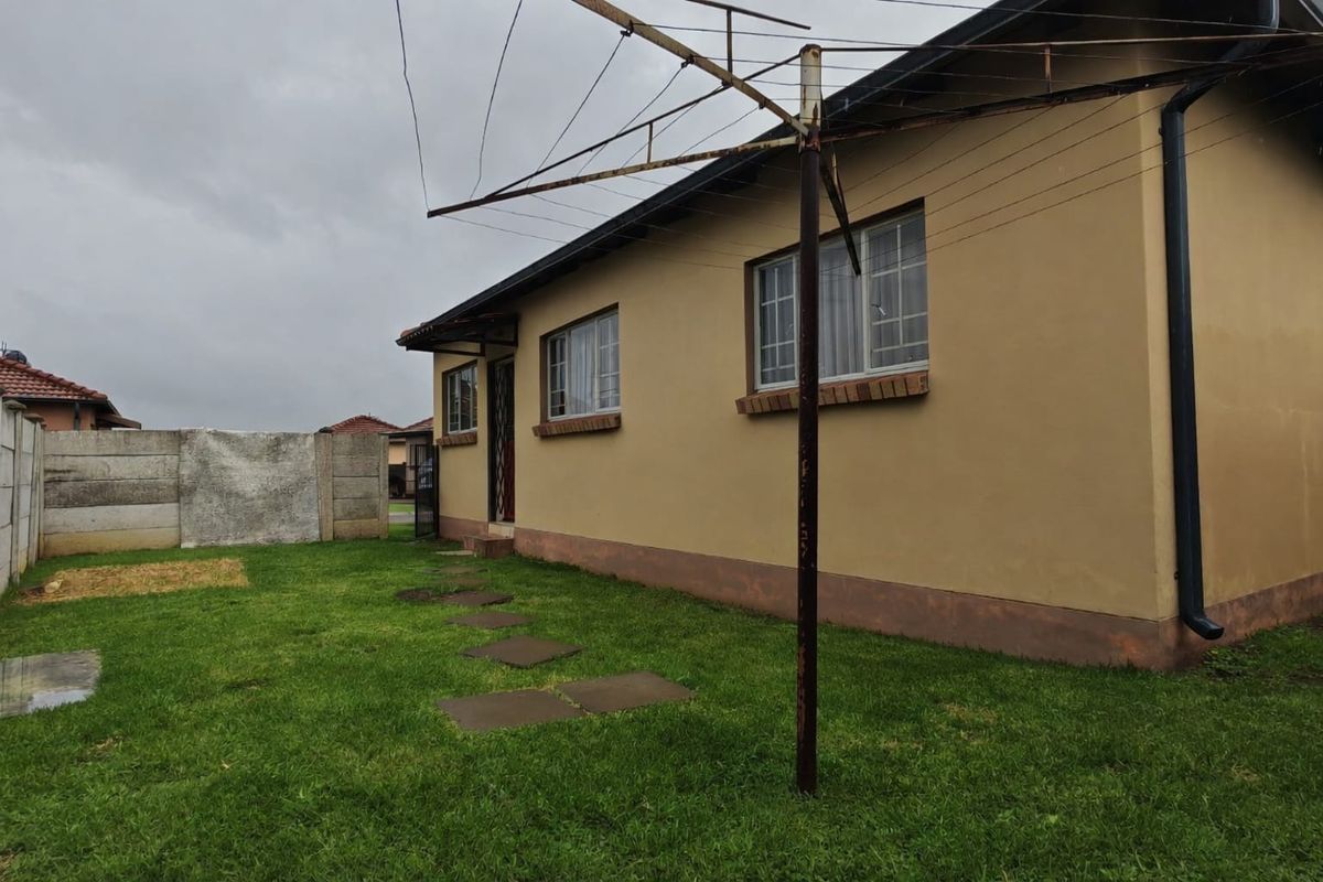 Secure Family Living - Photo 2