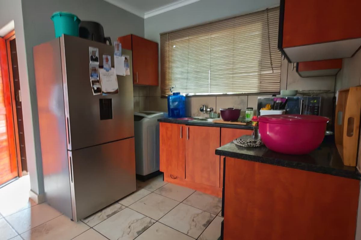 Secure Family Living - Photo 3