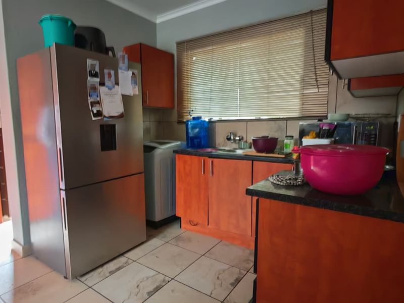 Secure Family Living - Photo 3