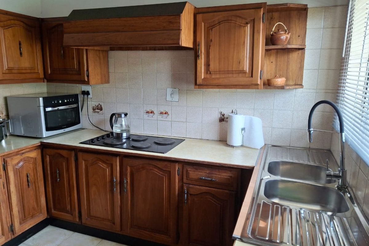 A statement home with timeless appeal! - Photo 5