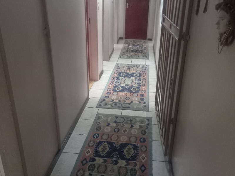 SPACIOUS WELL-ESTABLISHED HOME WITH SEPARATE FLATLET ON A BIG STAND FOR SALE! - Photo 5