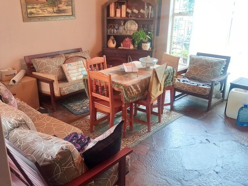 SPACIOUS WELL-ESTABLISHED HOME WITH SEPARATE FLATLET ON A BIG STAND FOR SALE! - Photo 9