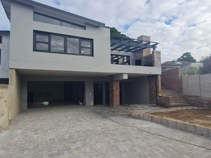 Modern Luxury Home in Linkside – Spacious Family Living with Sea Views & Separate Guest Suite - Photo 1