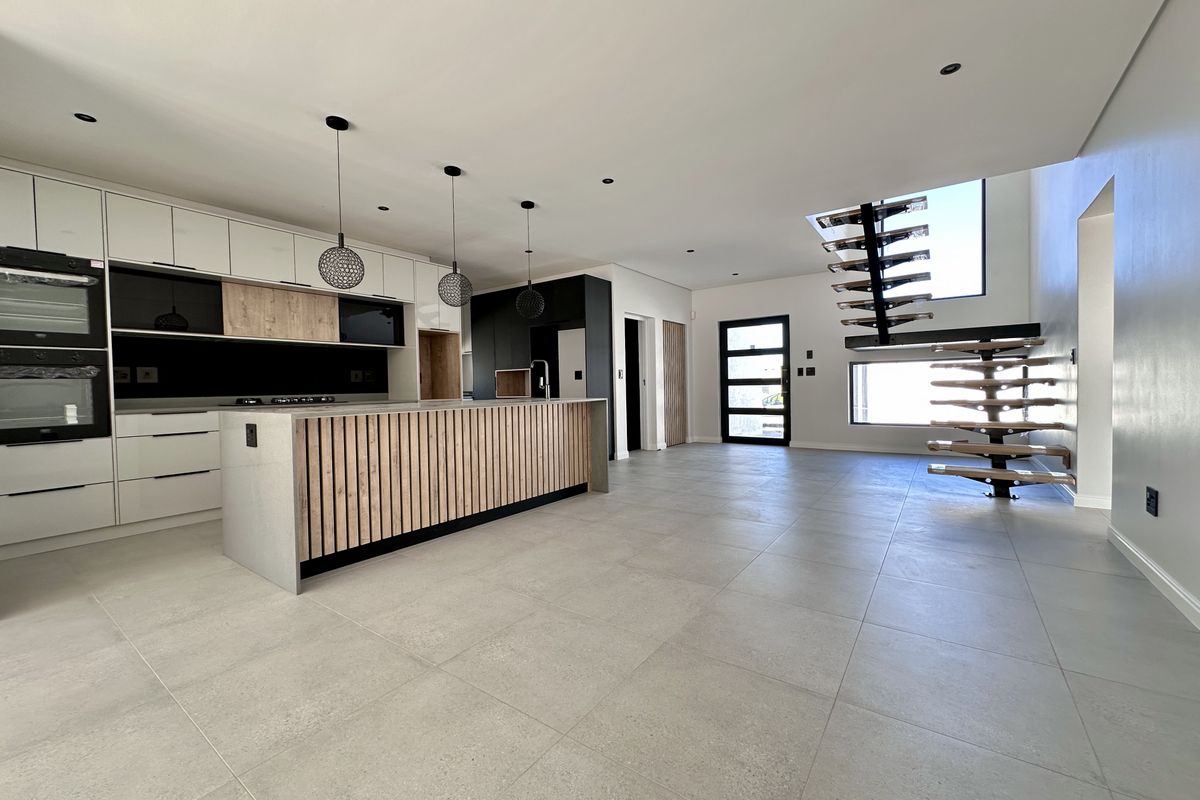 A Castle Fit for Royalty! - Photo 4