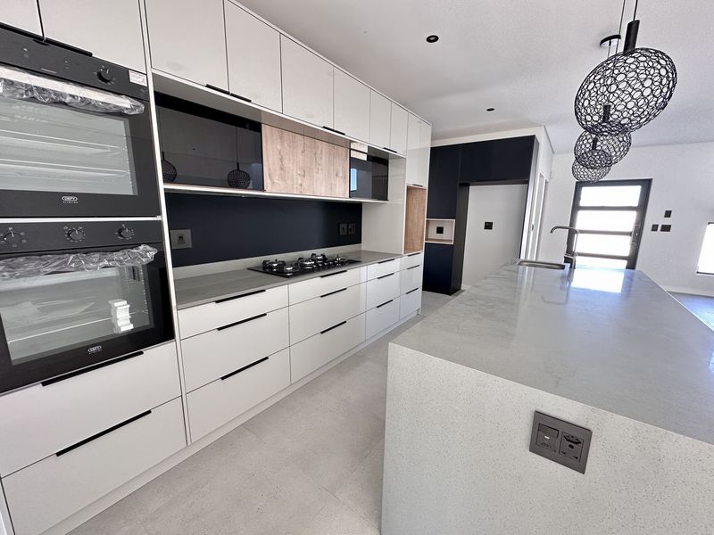 A Castle Fit for Royalty! - Photo 8