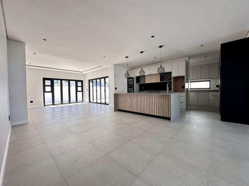 A Castle Fit for Royalty! - Photo 6