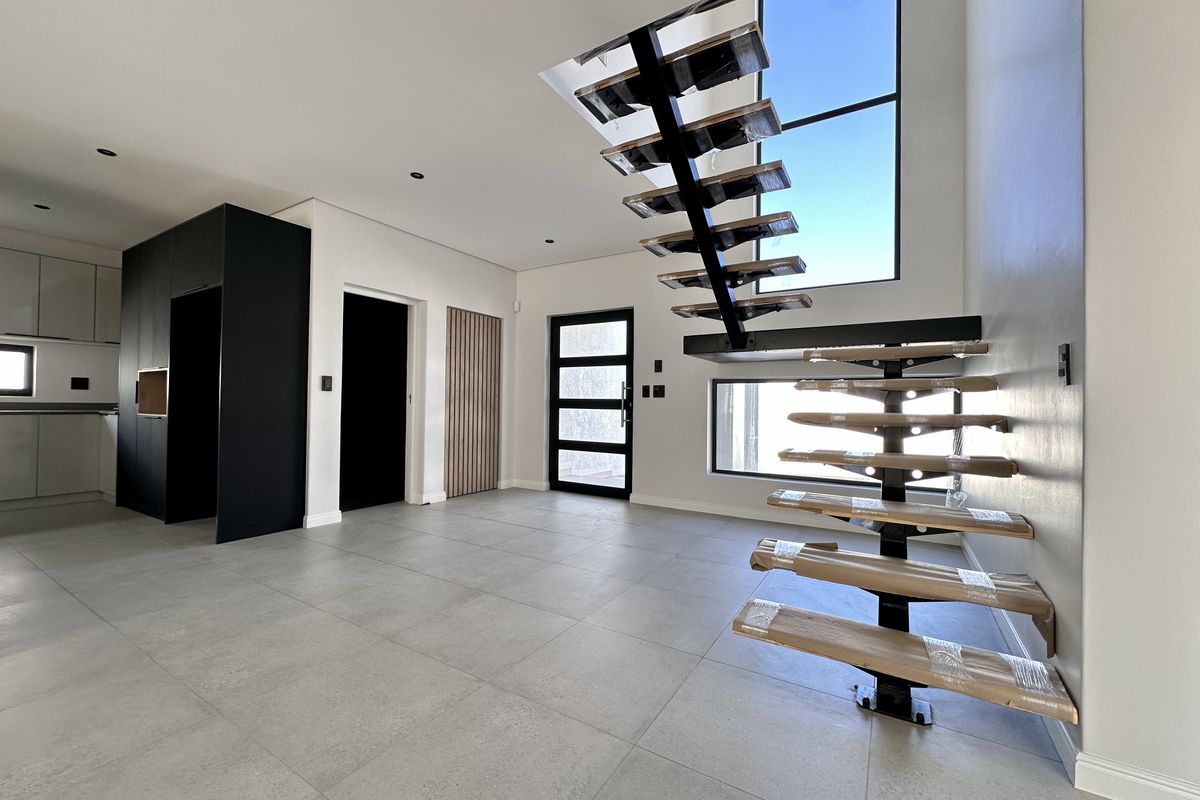 A Castle Fit for Royalty! - Photo 3