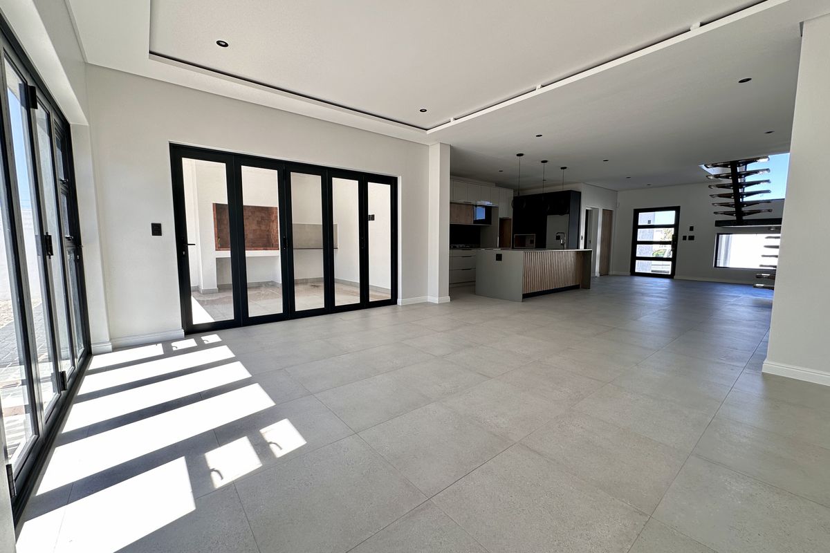 A Castle Fit for Royalty! - Photo 5