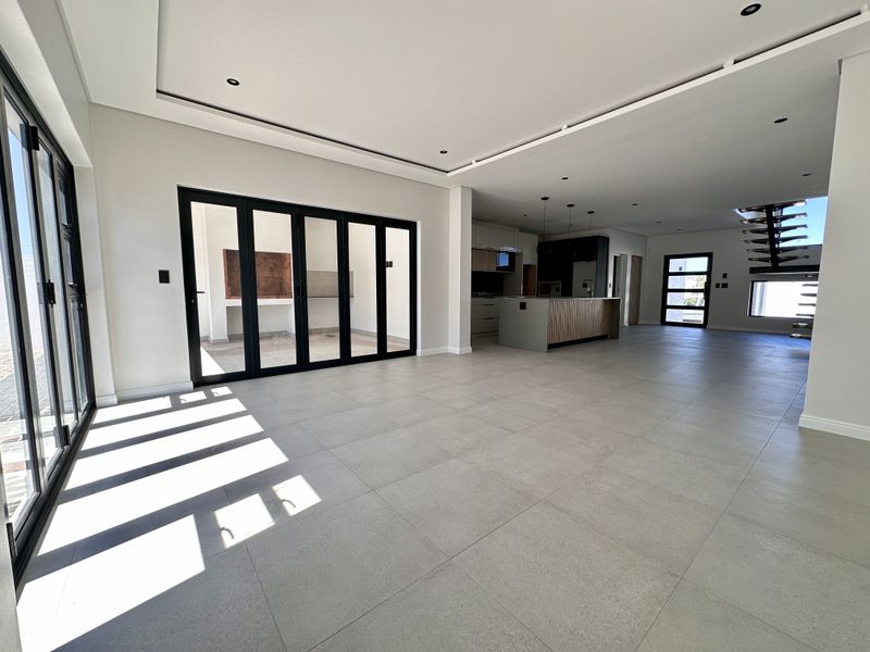 A Castle Fit for Royalty! - Photo 5