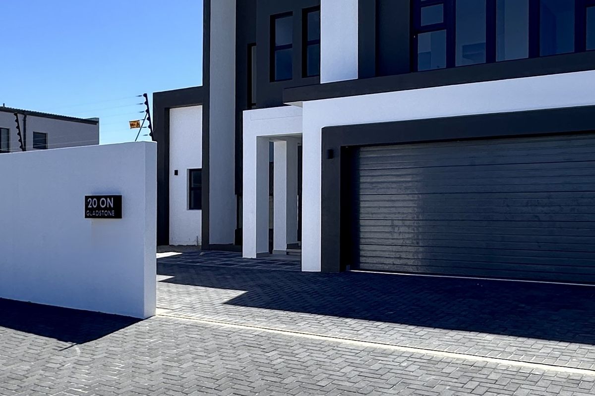 A Castle Fit for Royalty! - Photo 2